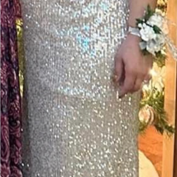 One time used November 2022 - Picture 4 of 5